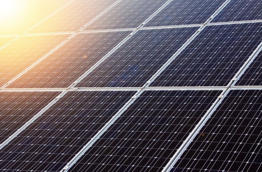Queda de preço de equipamentos faz país dobrar geração de energia solar.