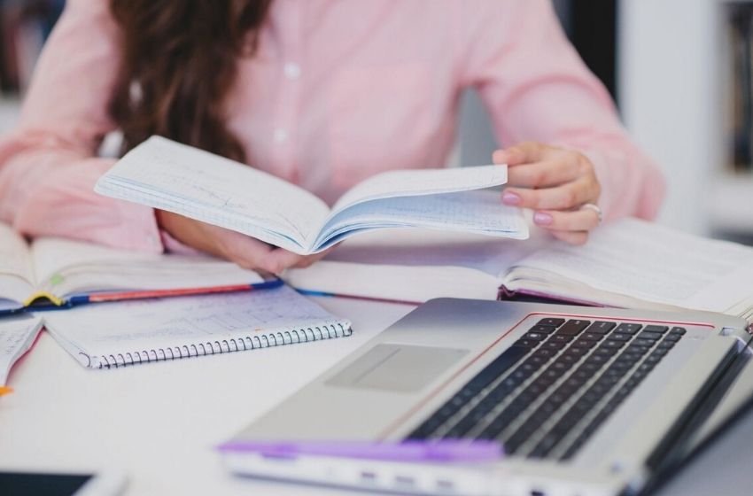 Cursos AABIC sobre segurança e tributação em condomínio.